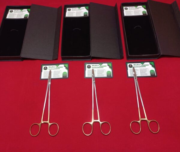 Aesculap Needle Holder BM019R Straight Crile-Wood  Size 200 mm (7 7/8 inches).