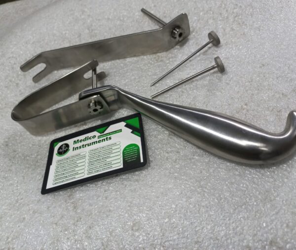 Transbuccal Trocer Device With a Cheek Retractors